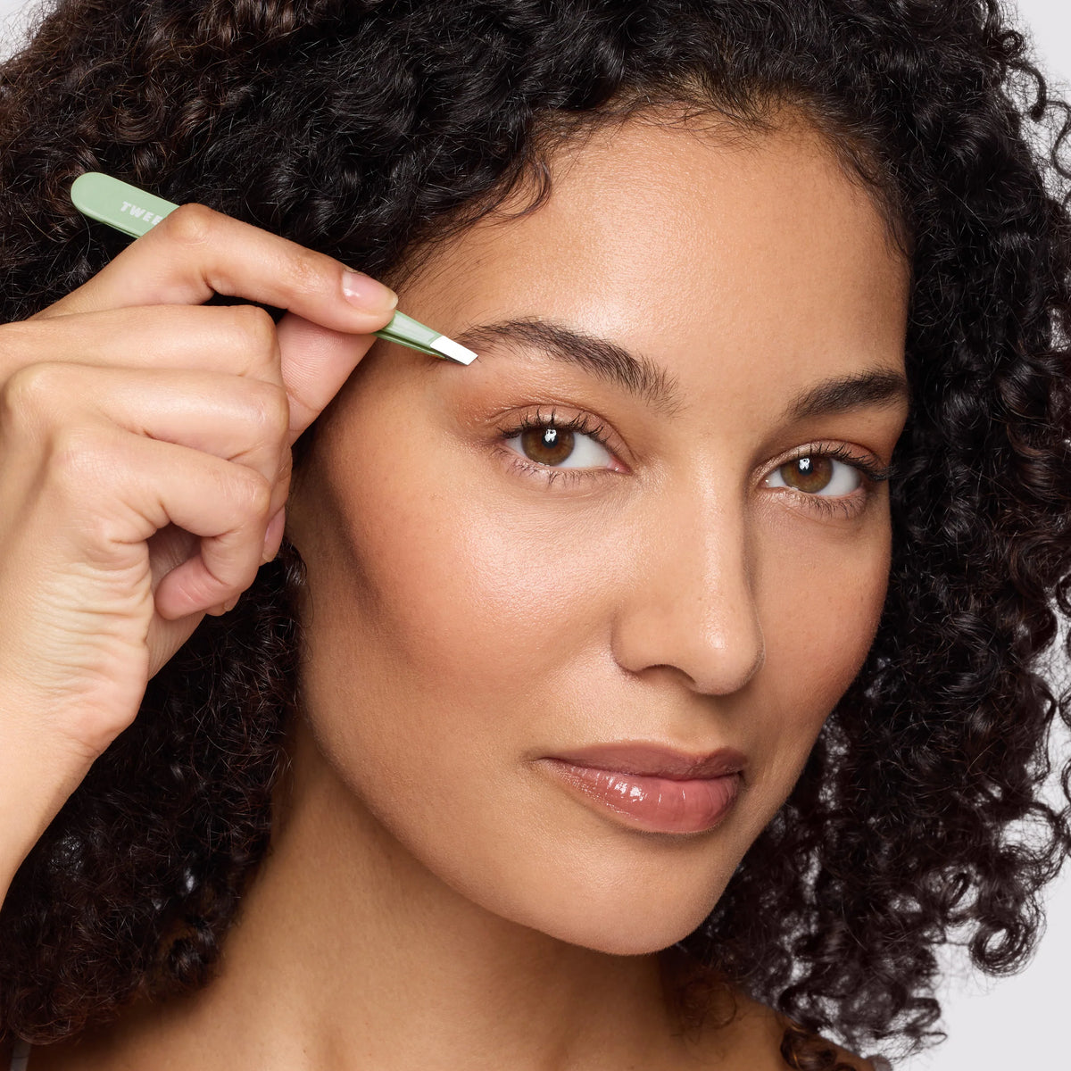 Pistachio Full Slant Tweezer